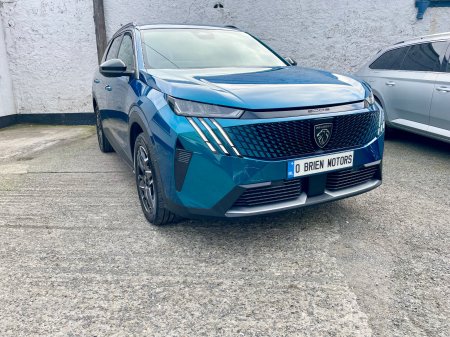 2025 Peugeot 5008 1.2 MHEV 145bhp E-DCS6 Allure