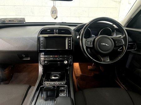 2018 Jaguar XE - photo 7