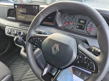 2025 Renault Master - photo 12