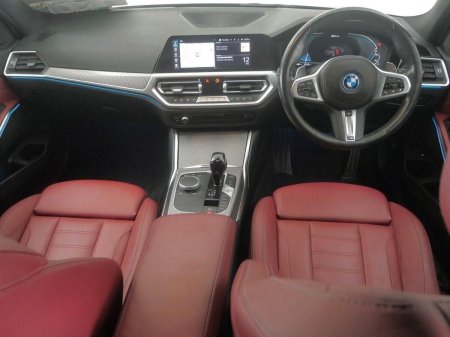2022 BMW 3-Series - photo 4