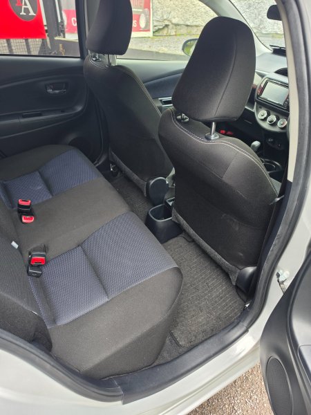2018 Toyota Vitz - photo 8