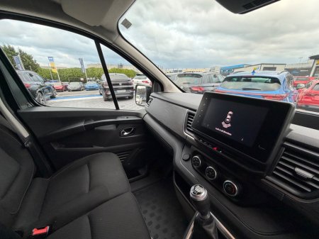 2023 Renault Trafic - photo 27
