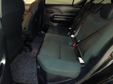 2016 Toyota Aqua - photo 12