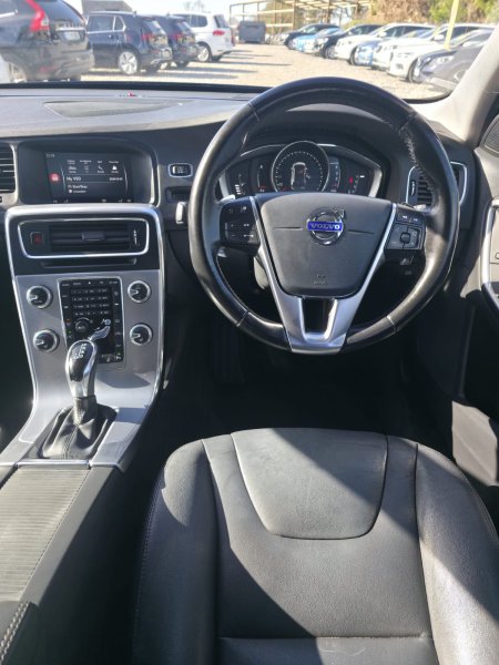 2018 Volvo V60 - photo 14