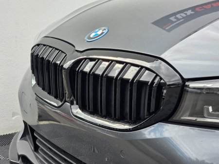 2022 BMW 3-Series - photo 16