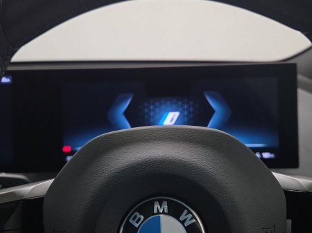 2025 BMW iX - photo 9
