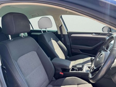 2017 Volkswagen Passat - photo 19