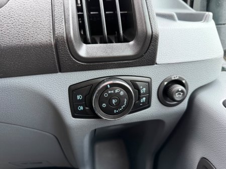 2018 Ford Transit - photo 34