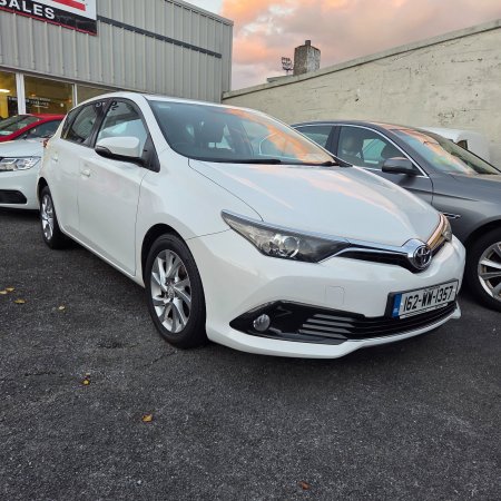 2016 Toyota Auris - photo 2