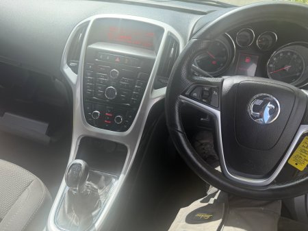 2012 Vauxhall Astra - photo 11