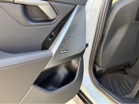 2025 BMW 5-Series - photo 17