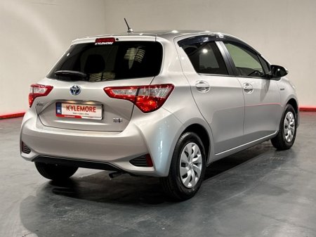 2019 Toyota Vitz - photo 3