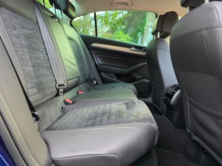 2020 Volkswagen Passat - photo 21