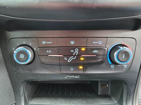 2017 Ford Focus - photo 15