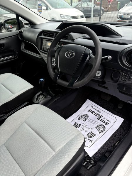 2015 Toyota Aqua - photo 7