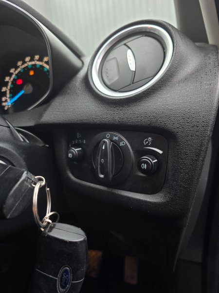 2016 Ford Fiesta - photo 18