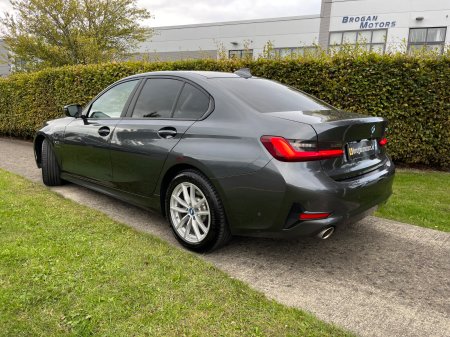 2022 BMW 3-Series - photo 9