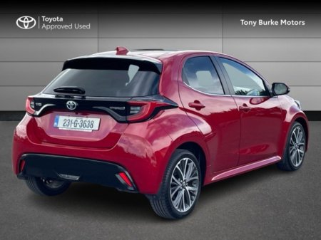 2023 Toyota Yaris - photo 2