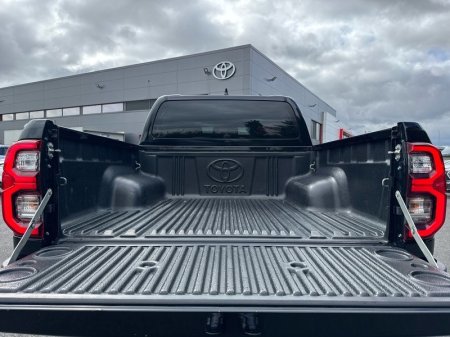 2025 Toyota Hilux - photo 10