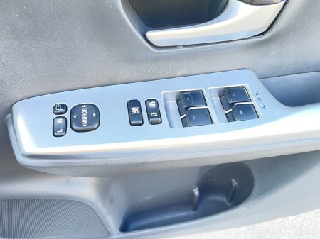 2013 Toyota Prius - photo 15