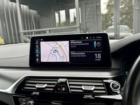 2021 BMW 5-Series - photo 17