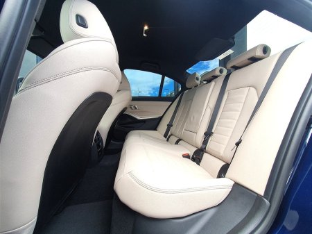 2026 BMW 3-Series - photo 22