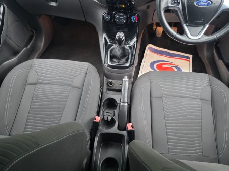 2016 Ford Fiesta - photo 15