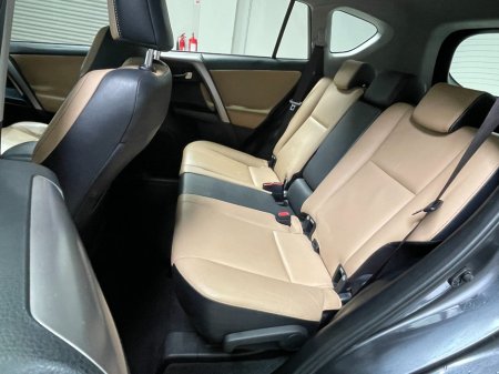 2016 Toyota RAV4 - photo 12