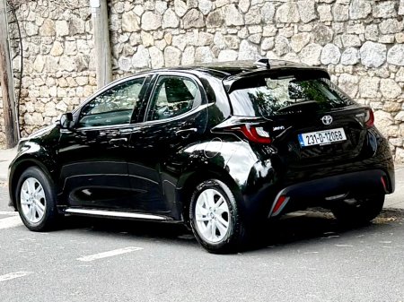2023 Toyota Yaris - photo 14