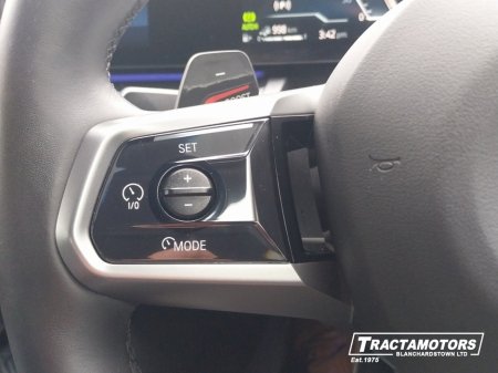 2025 BMW 5-Series - photo 24