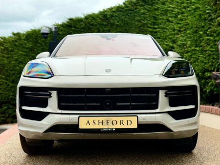 2025 Porsche Cayenne - photo 2