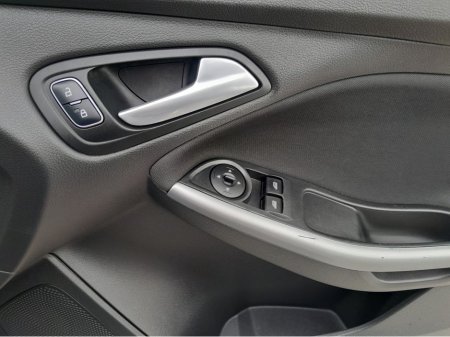 2017 Ford Focus - photo 21