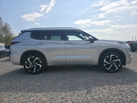 2022 Mitsubishi Outlander - photo 6