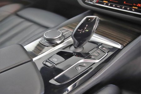 2023 BMW 5-Series - photo 25