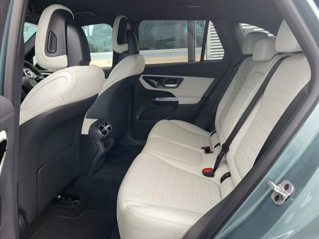 2027 Mercedes-Benz GLC - photo 8
