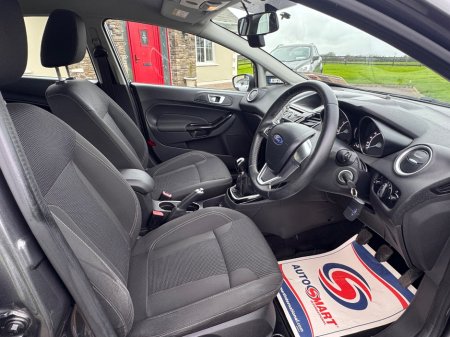 2016 Ford Fiesta - photo 8