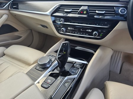 2018 BMW 5-Series - photo 12