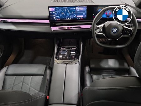 2025 BMW i5 - photo 4
