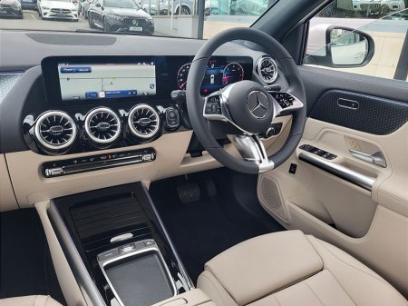 2027 Mercedes-Benz GLA - photo 10