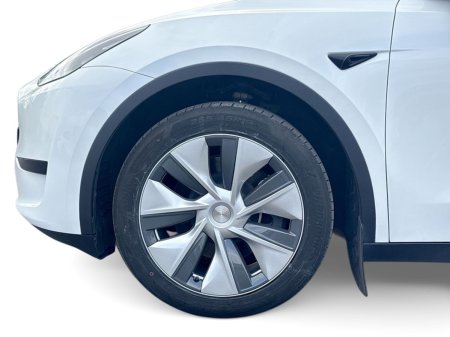 2024 Tesla Model Y - photo 4
