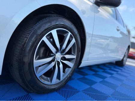 2019 Peugeot 308 - photo 10