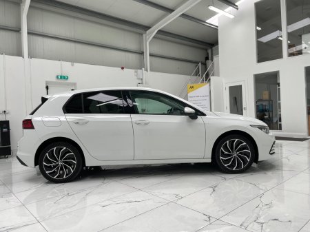 2023 Volkswagen Golf - photo 2