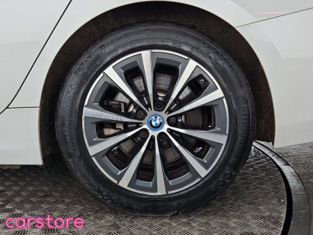 2023 BMW 3-Series - photo 14