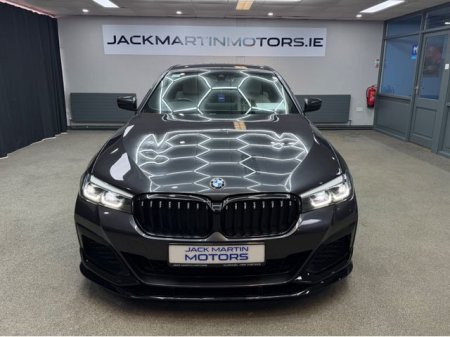 2021 BMW 5-Series - photo 2
