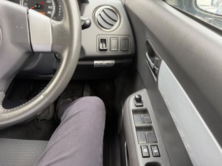 2011 Suzuki Swift - photo 11