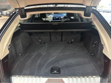 2023 BMW 5-Series - photo 20
