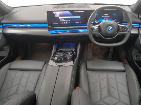 2025 BMW i5 - photo 4