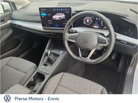 2025 Volkswagen Golf - photo 2
