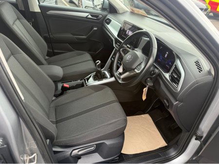 2023 Volkswagen T-Roc - photo 8