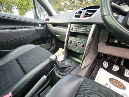 2013 Peugeot 207 - photo 32